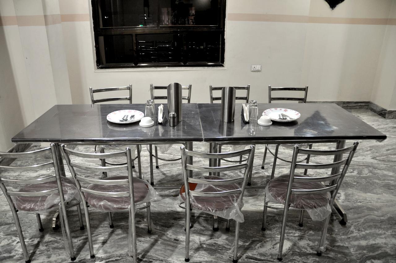 Hotel Kirti Plaza Chittorgarh Bagian luar foto