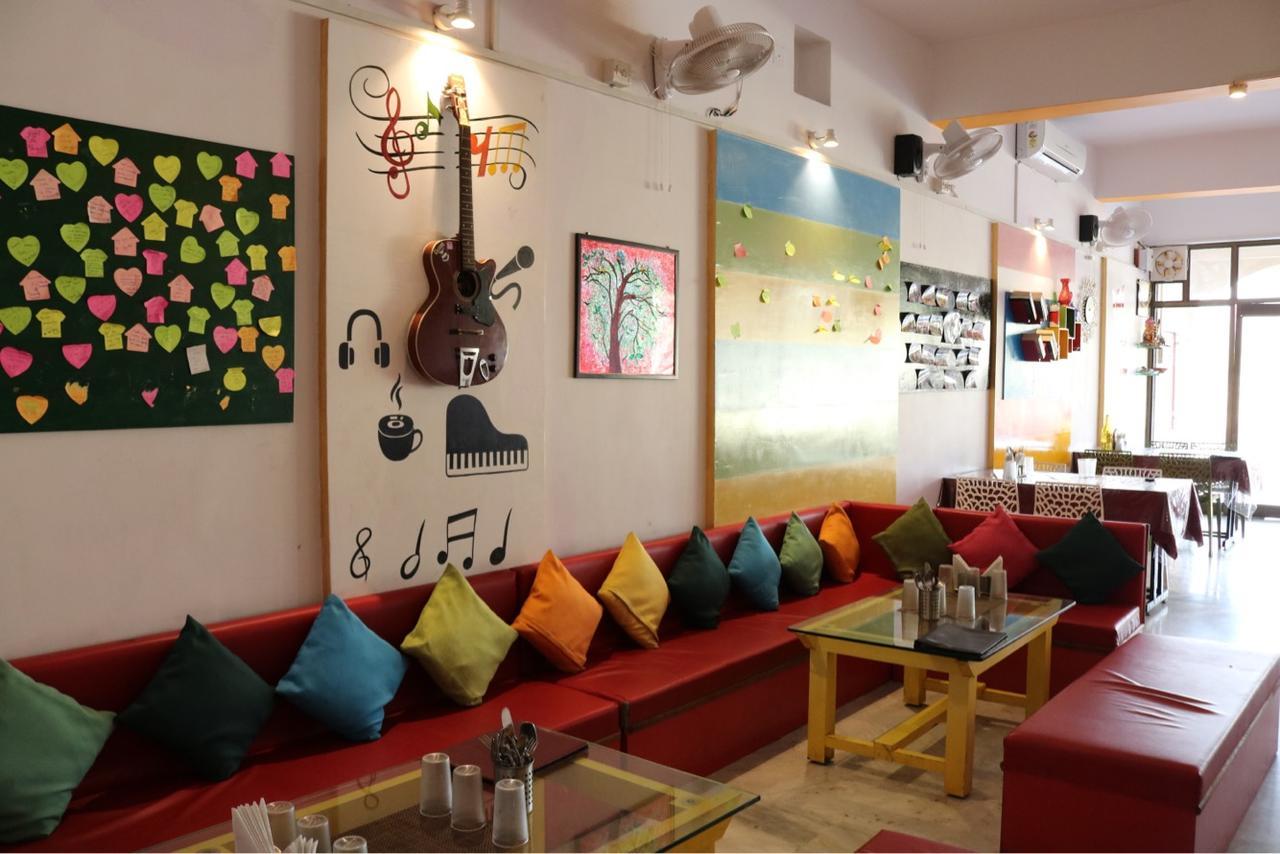 Hotel Kirti Plaza Chittorgarh Bagian luar foto