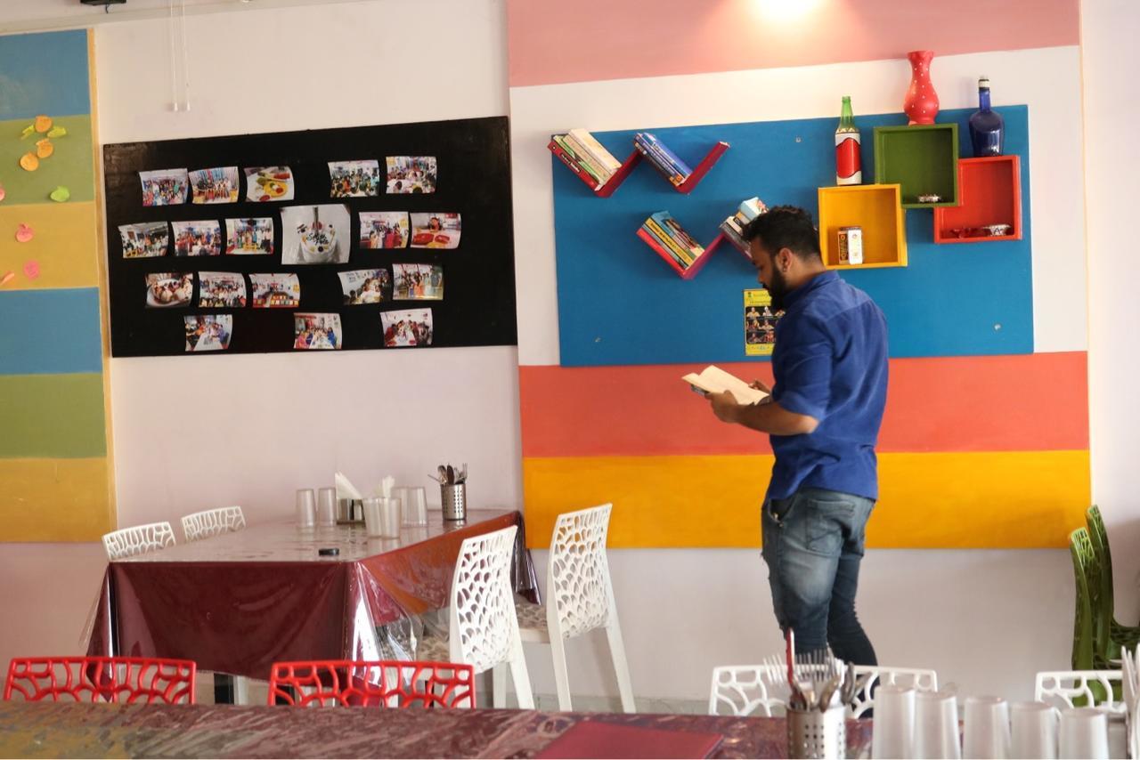 Hotel Kirti Plaza Chittorgarh Bagian luar foto