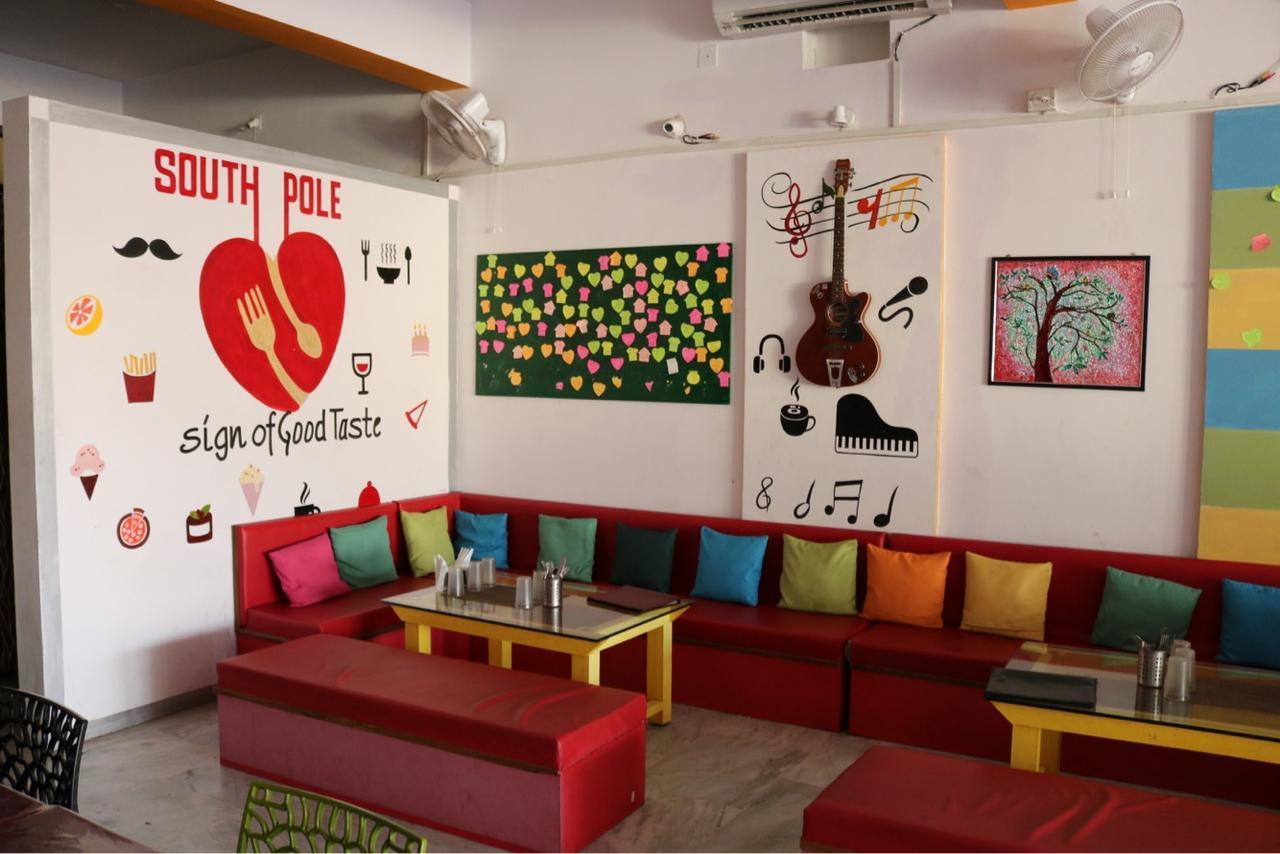 Hotel Kirti Plaza Chittorgarh Bagian luar foto
